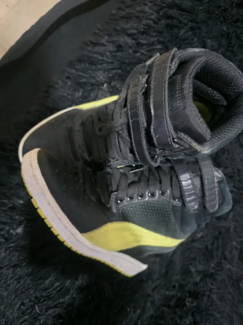 Zapatillas pumas negras y amarillas Puma - 5