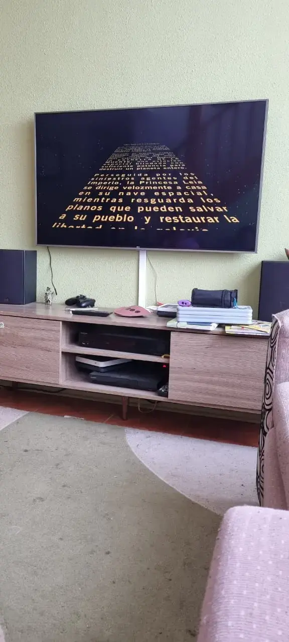 Televisor LG 49 pulgadas con soporte - 2