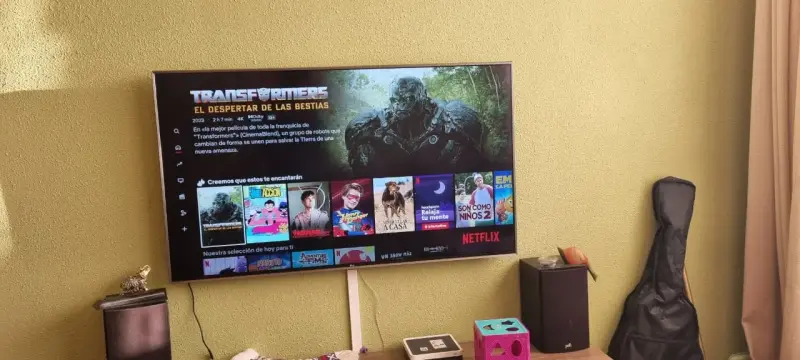 Televisor LG 49 pulgadas con soporte - 3