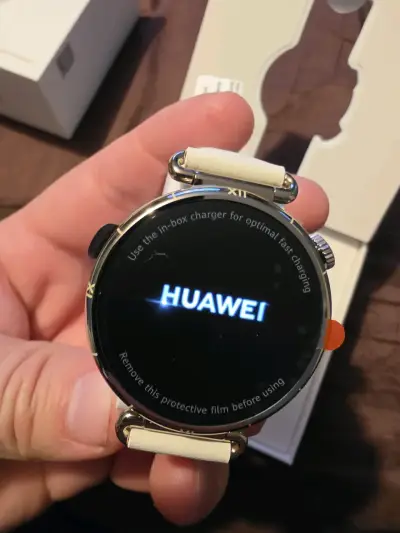 Smartwatch Huawei Watch GT 6 con correa blanca - miniatura 1