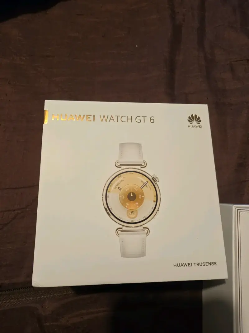 Smartwatch Huawei Watch GT 6 con correa blanca - 2