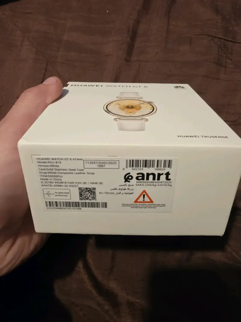 Smartwatch Huawei Watch GT 6 con correa blanca - 3