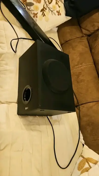 Barra de sonido LG con subwoofer - miniatura 3