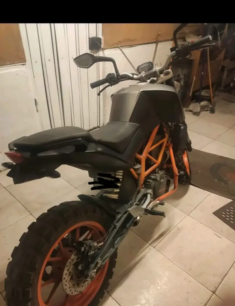 Moto KTM duke 390 - 3
