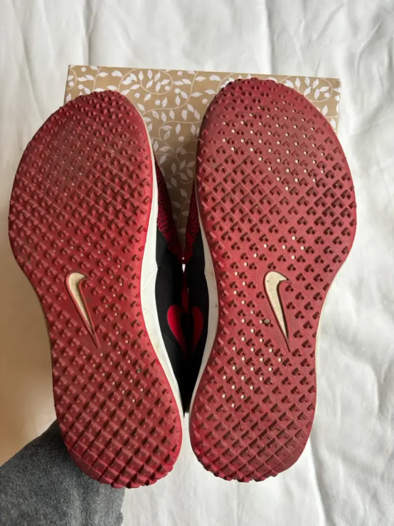Zapatillas Nike rojas con negro - 2