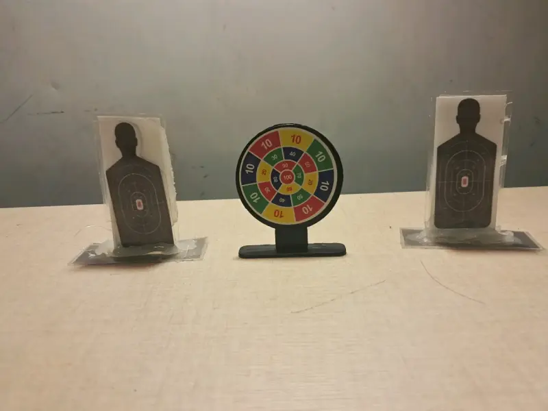 Pistola de juguete Nerf con dardos y blancos - 2
