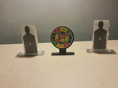 Pistola de juguete Nerf con dardos y blancos - miniatura 2