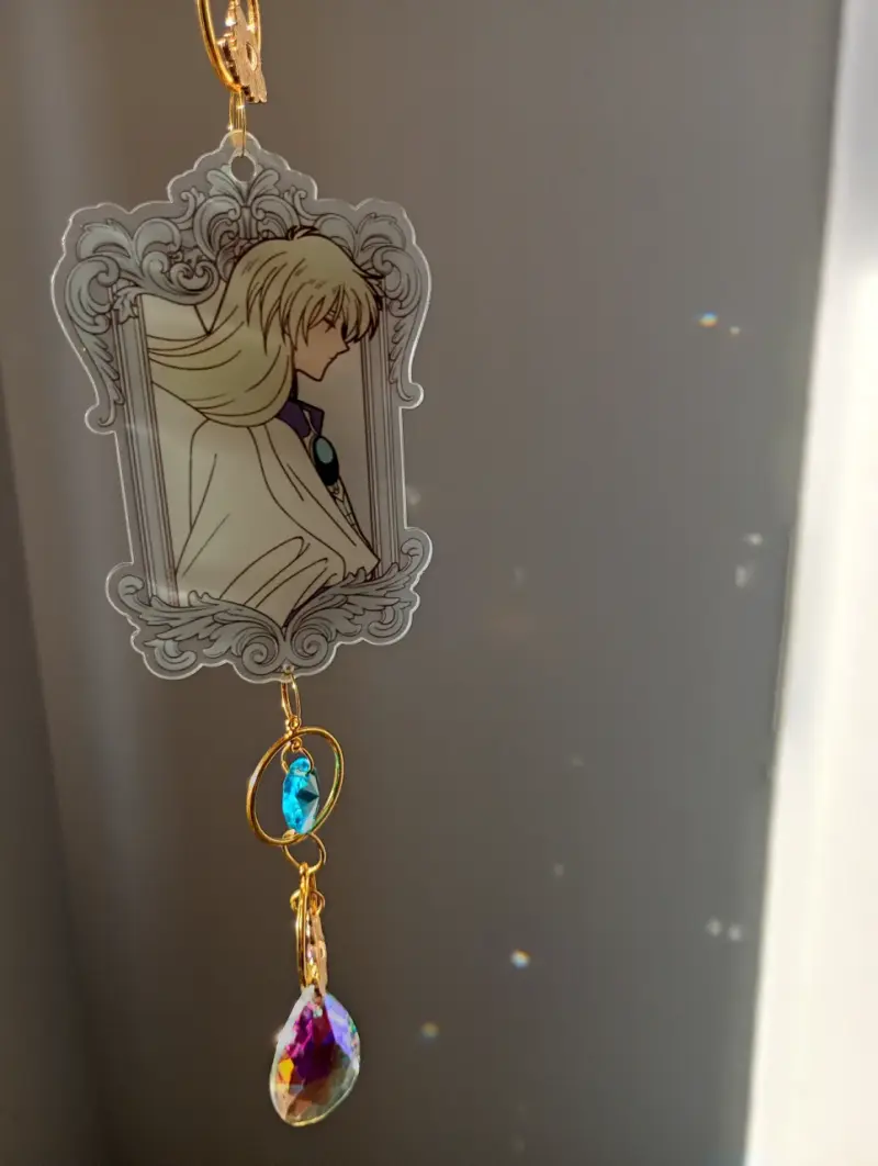 Colgante decorativo con cristal y diseño anime - 2