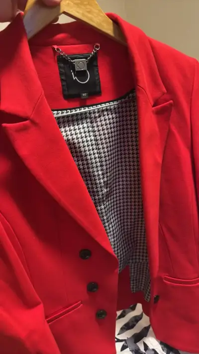Blazer rojo elegante para mujer talla 40 - miniatura 1