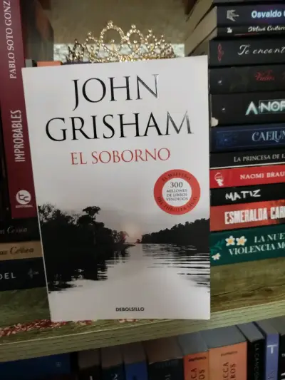 Libro 'El Soborno' de John Grisham en buen estado - miniatura 1