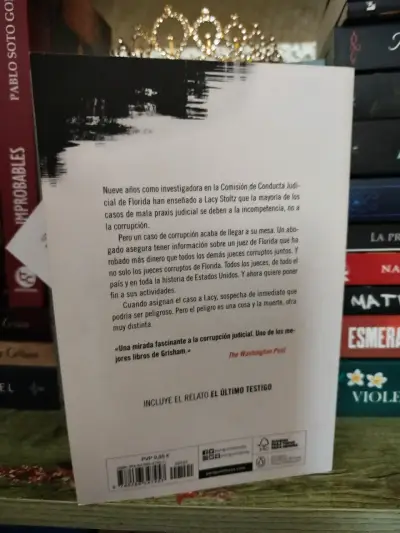 Libro 'El Soborno' de John Grisham en buen estado - miniatura 2