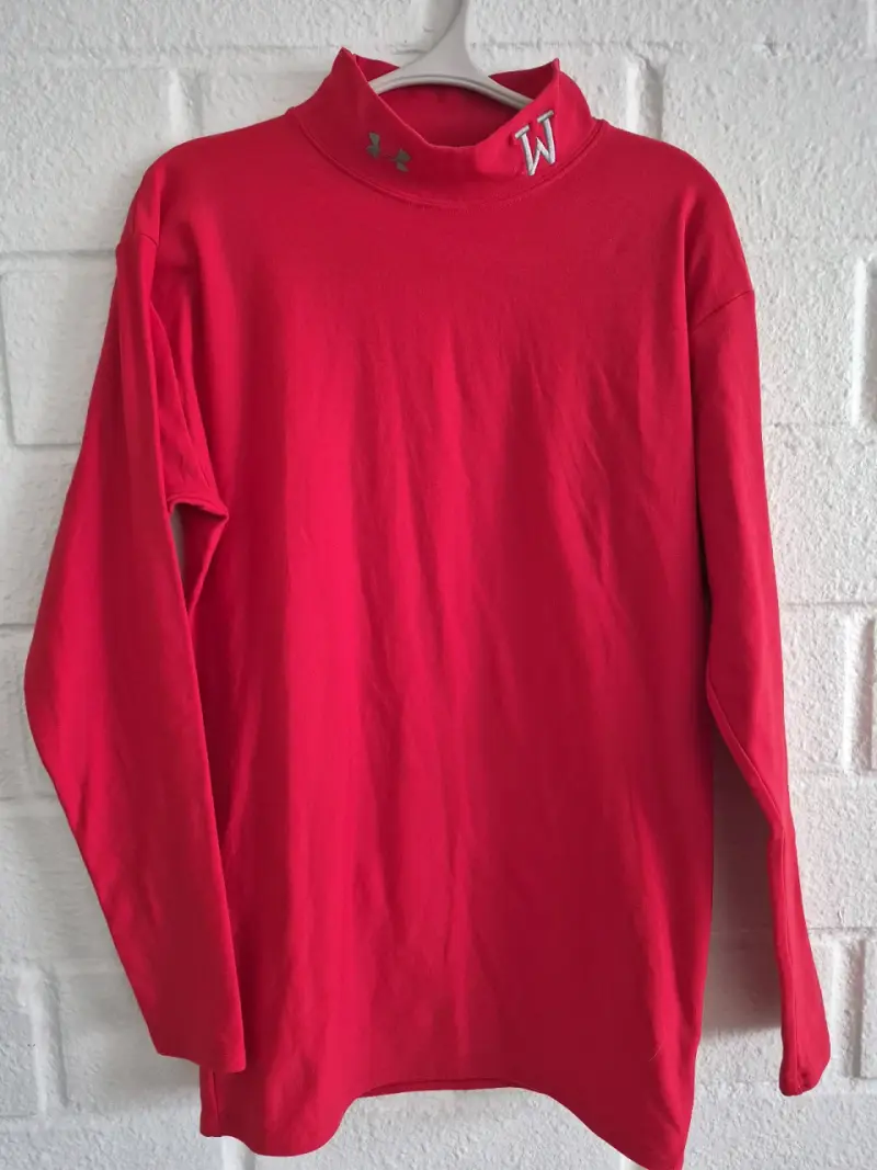 Polera térmica roja Under Armour ColdGear - 1