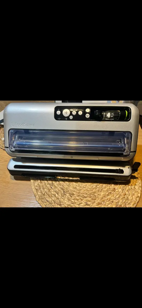 Selladora al vacío FoodSaver con rollos incluidos - 2
