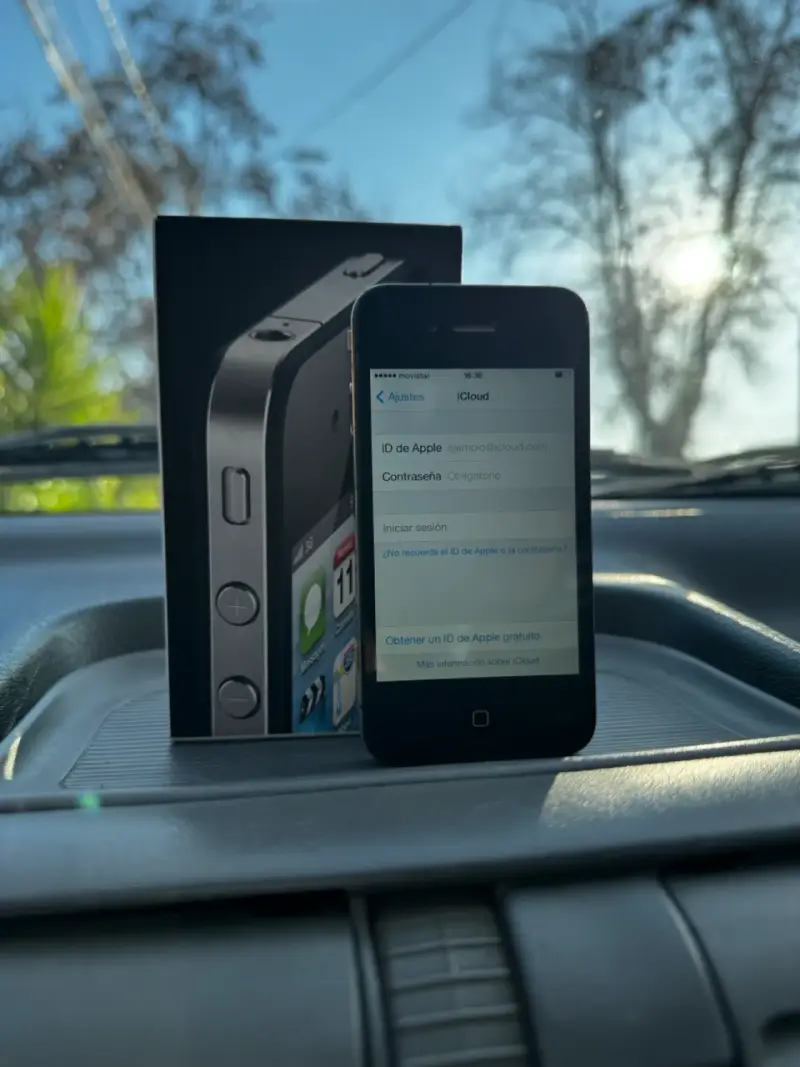 iPhone 4 en buen estado con caja original - 2