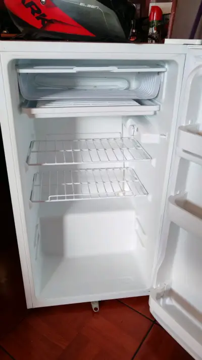 Refrigerador compacto IRT 110 litros - miniatura 1