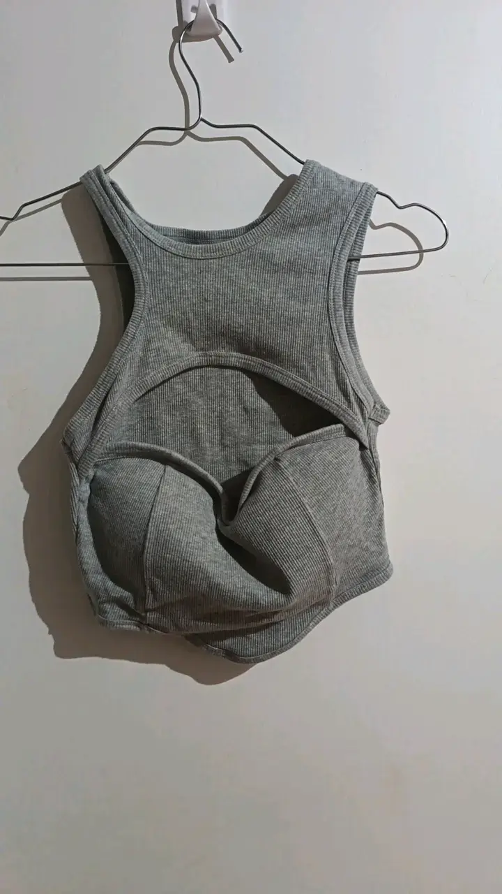 Top escotado, gris para mujer