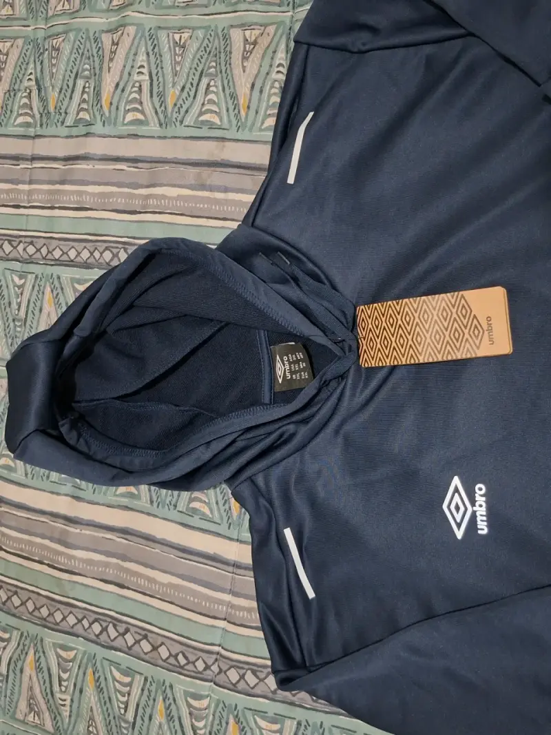 Polerón con capucha azul marino Umbro - 4