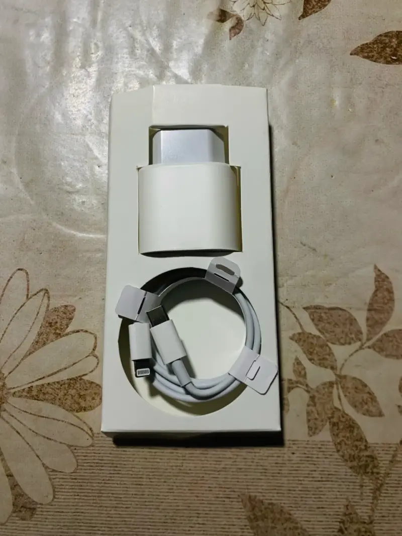 Cargador USB-C 20W con Cable USB-C - 2