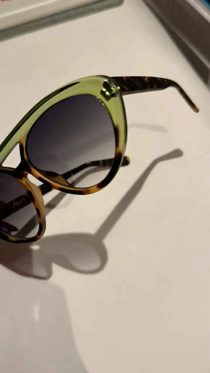 Gafas TIWI de Sol Estilo Retro Verde y Carey - 3
