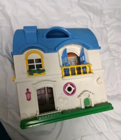 Casa de muñecas de juguete - miniatura 2