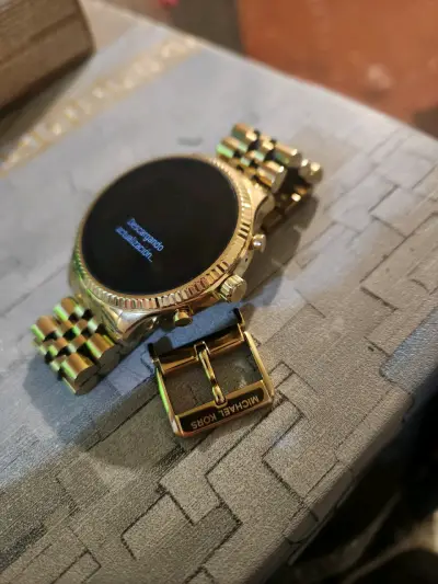 Reloj inteligente dorado Michael Kors - miniatura 1