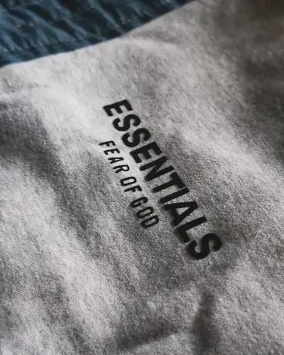 Buzo Essentials - miniatura 1