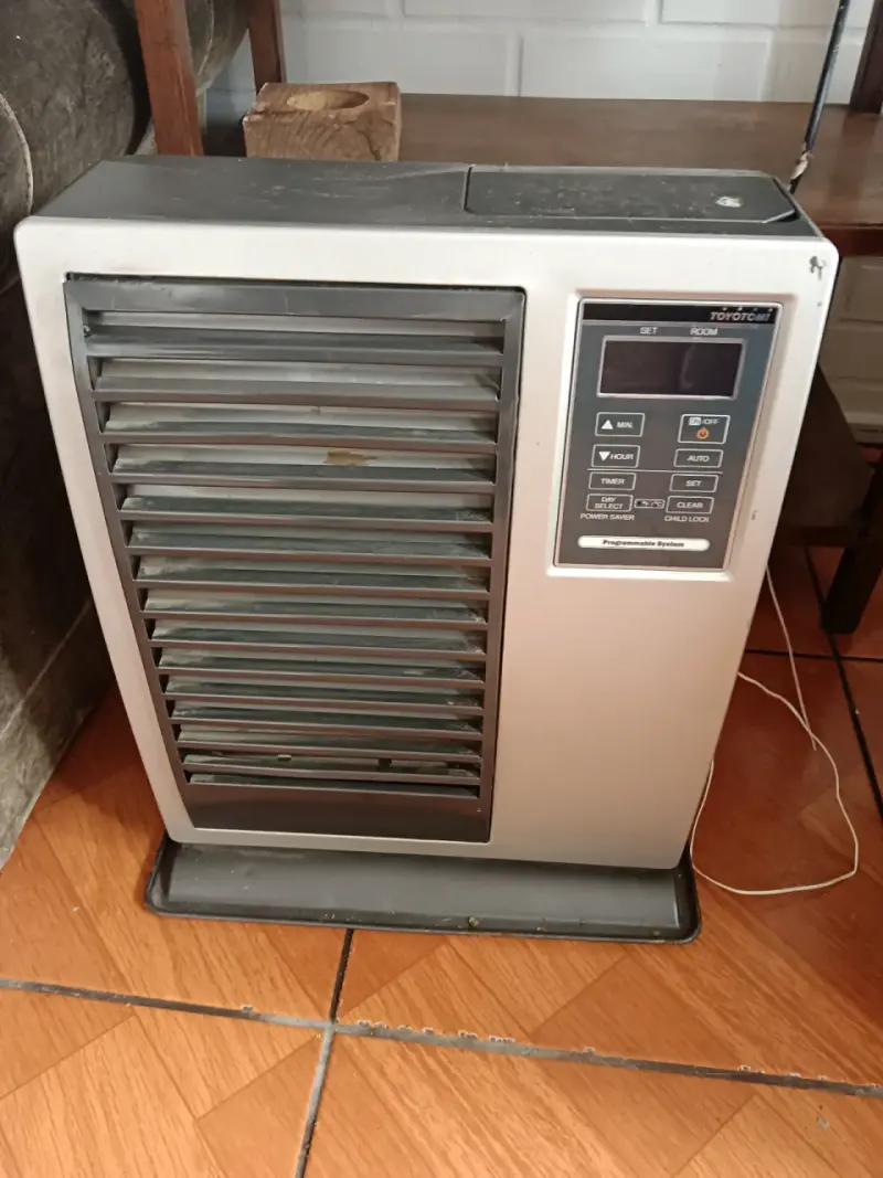 Calefactor a queroseno Toyotomi con control programable - 1