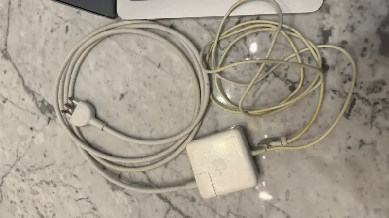 MacBook Air 13 pulgadas 2017 con cargador - 5