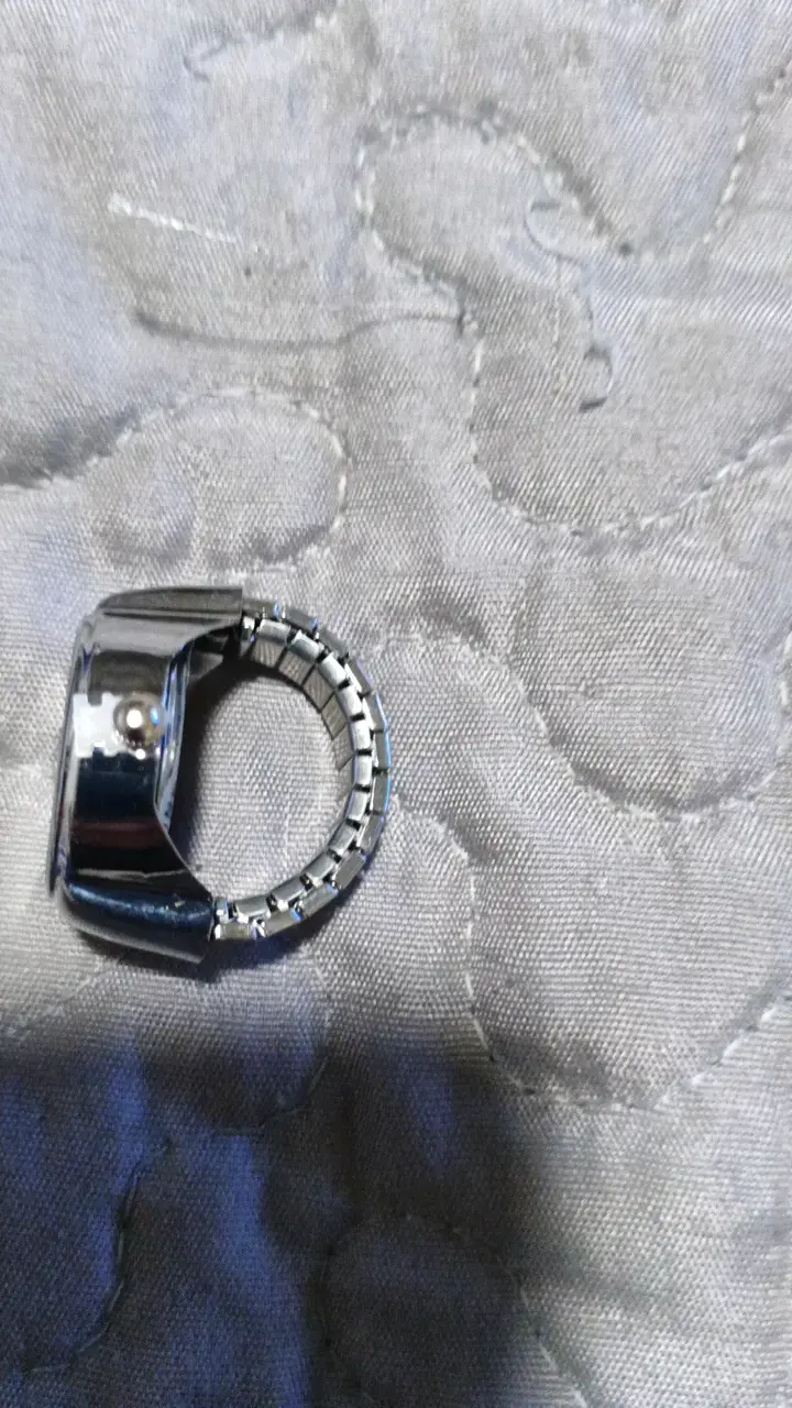 Reloj de anillo con esfera verde brillante - 2