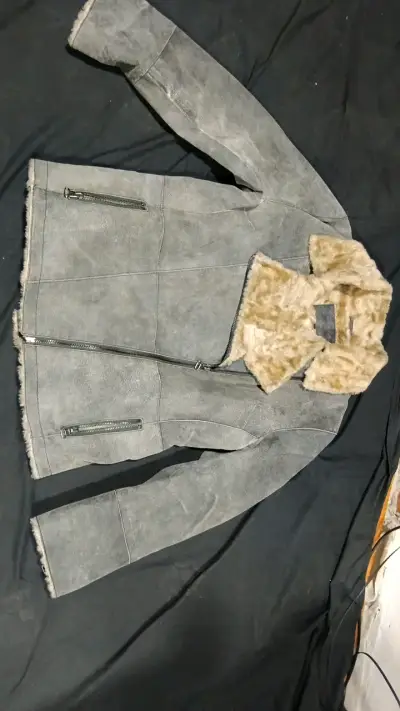 Chaqueta de gamuza gris - miniatura 1