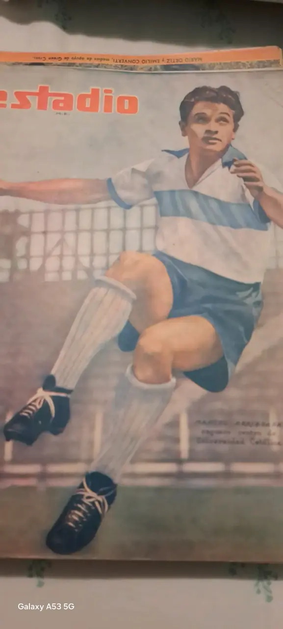 Revista Estadio antigua con portada de futbolista