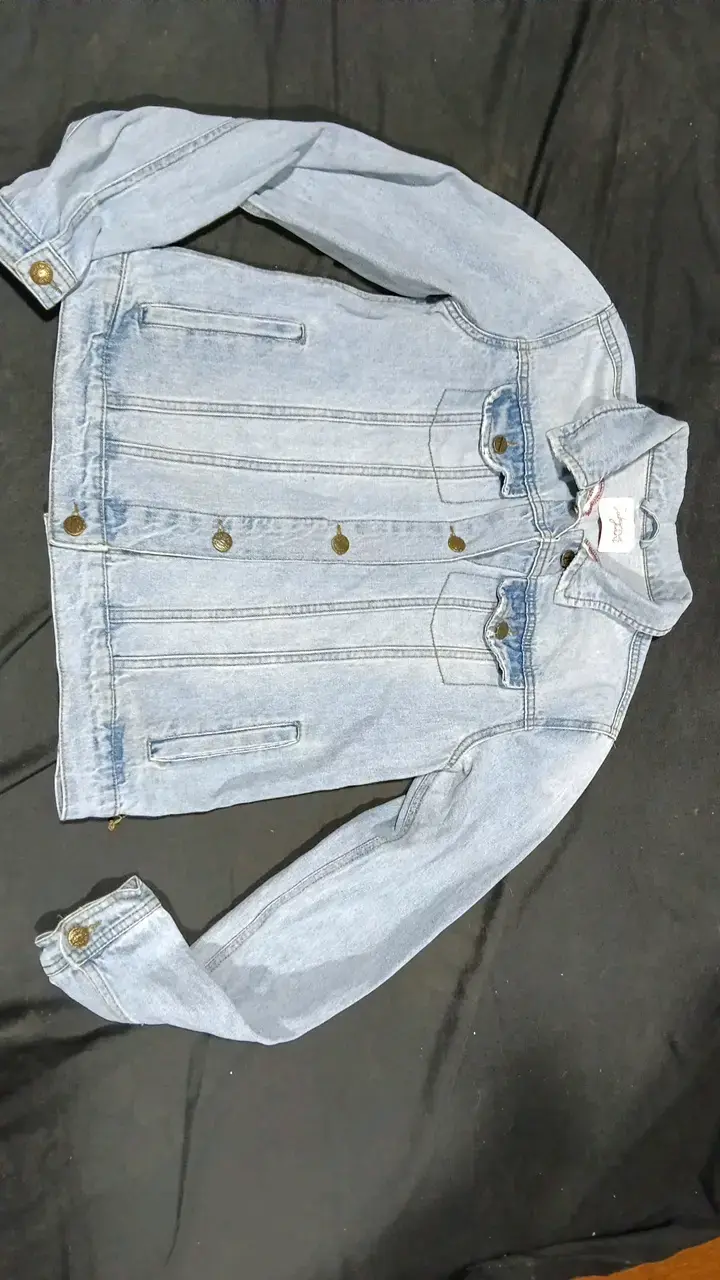Chaqueta de mezclilla con bordado floral - 1