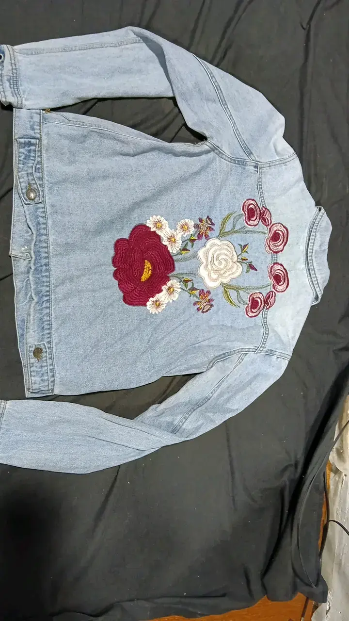 Chaqueta de mezclilla con bordado floral - 3