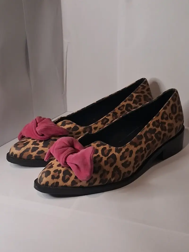 Zapatos planos animal print con lazo rosa - 2