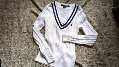 Suéter blanco de lana Ralph Lauren con cuello en V - miniatura 1