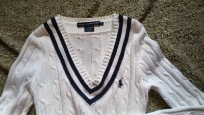 Suéter blanco de lana Ralph Lauren con cuello en V - miniatura 2