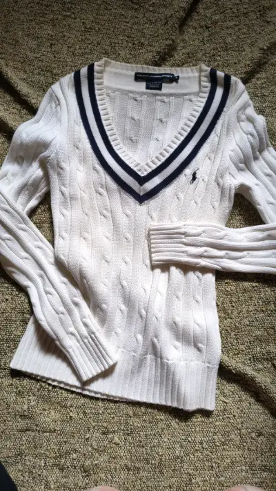 Suéter blanco de lana Ralph Lauren con cuello en V - miniatura 3