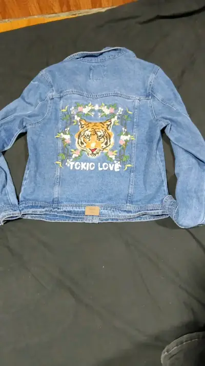 Chaqueta de mezclilla con bordado de tigre Sybilla - miniatura 3
