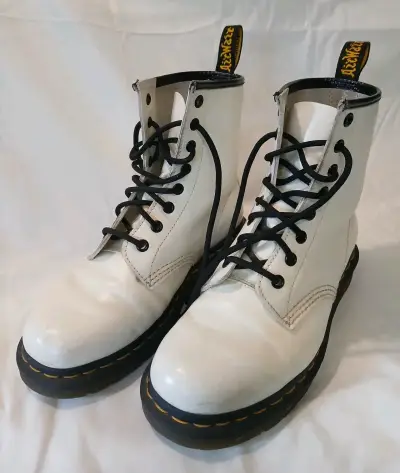 Botas  de cuero Dr. Martens modelo 1460 - miniatura 1