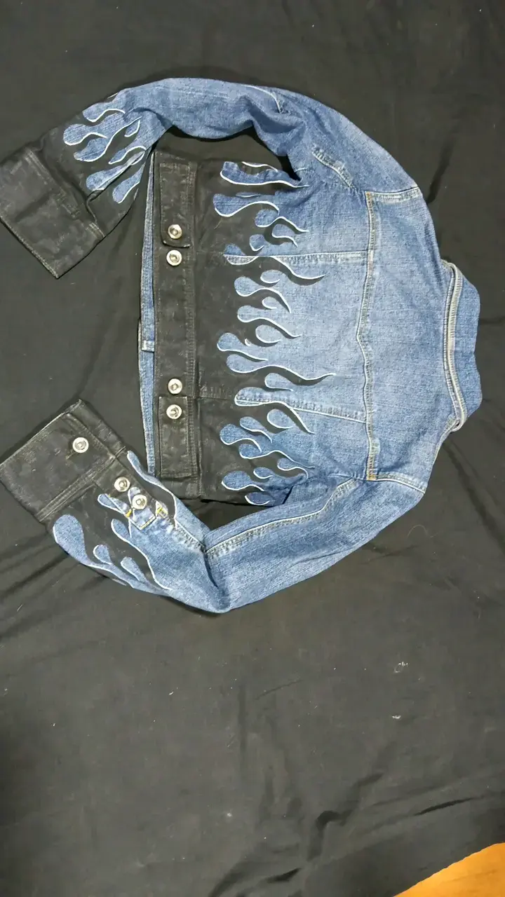 Chaqueta de mezclilla con diseño de llamas - 3