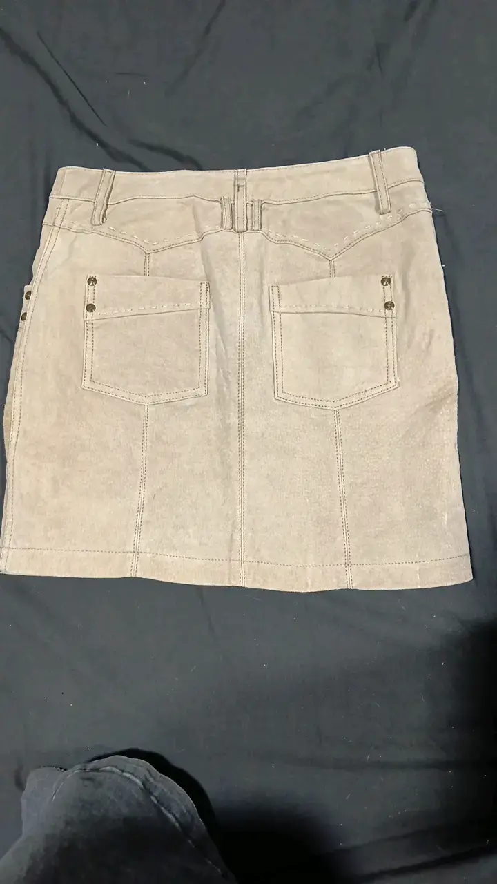 Falda beige de mezclilla con botones - 1