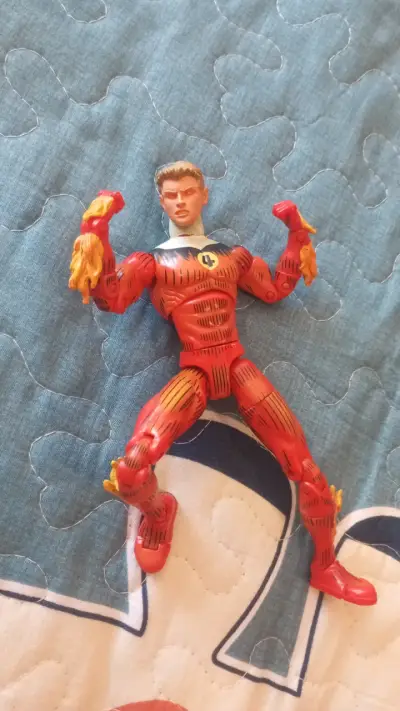 Figura de acción Wolverine con accesorios intercambiables - miniatura 4