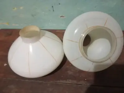 Pantallas de lámpara de vidrio blanco con líneas doradas - miniatura 2