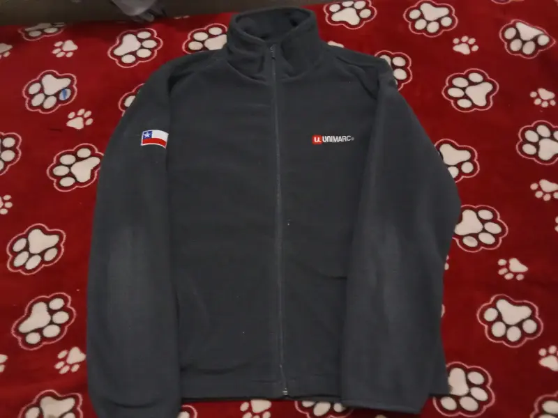 Polar Unimarc con bandera de Chile - 1