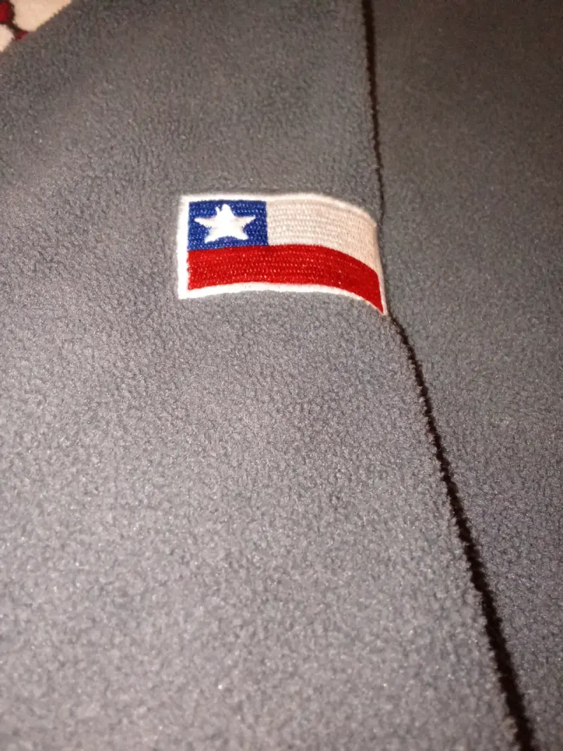 Polar Unimarc con bandera de Chile - 3