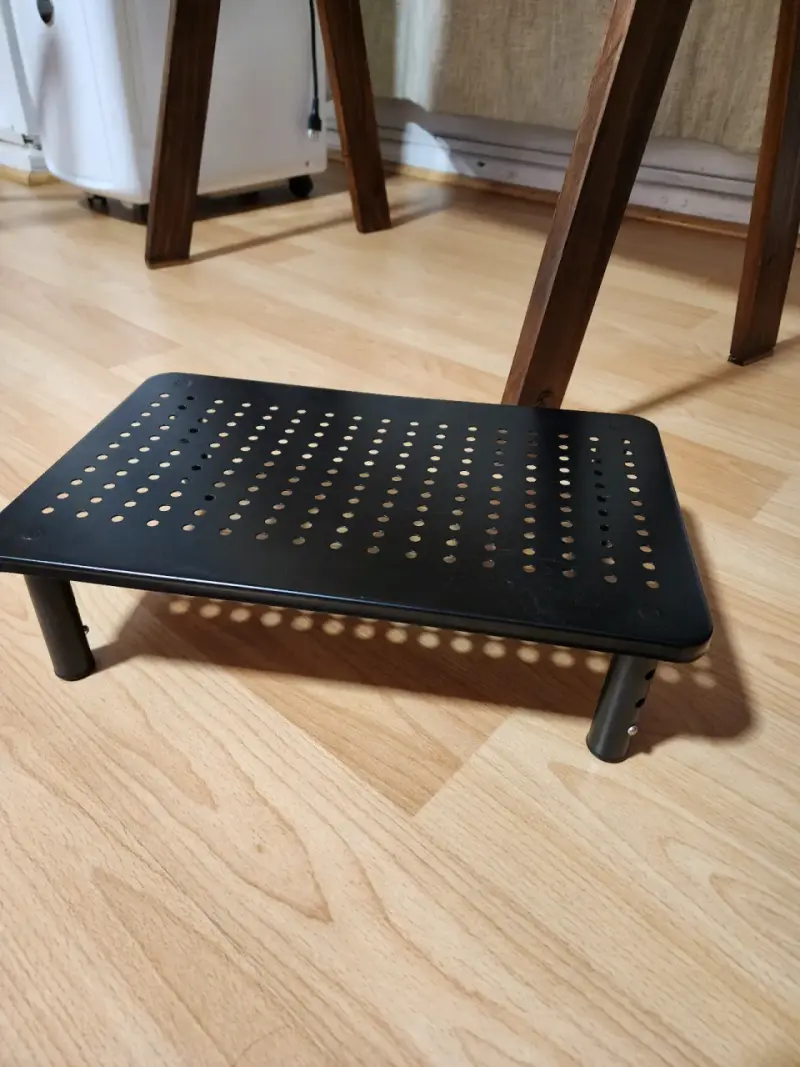 Soporte de metal para monitor ajustable