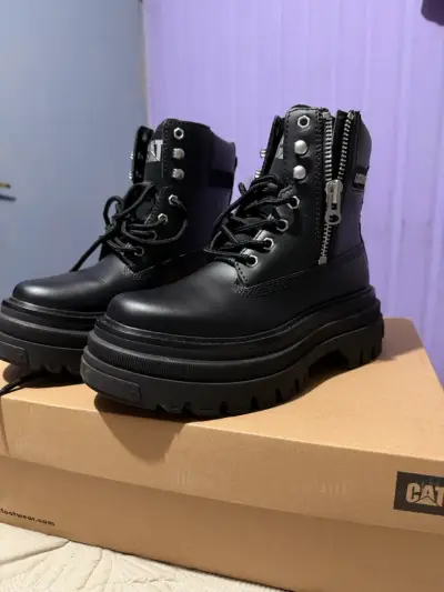 Botas negras de cuero CAT para mujer - miniatura 1