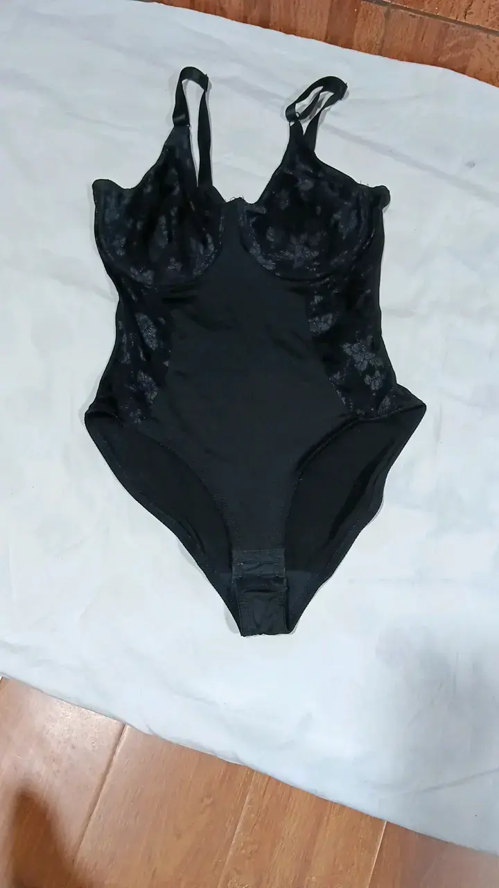 Body negro de encaje Natural Issue talla L