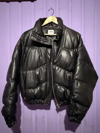 Chaqueta acolchada negra de cuero sintético Issmo - miniatura 2