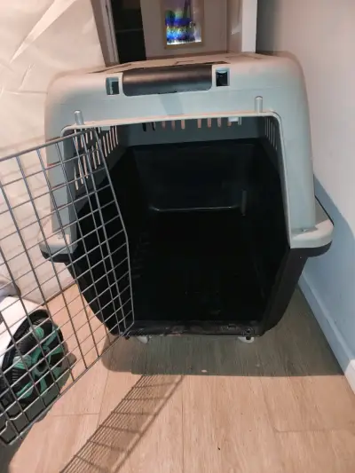 Transportadora de mascotas grande con puerta metálica - miniatura 2
